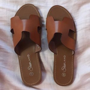 Trendy Tan Sandals